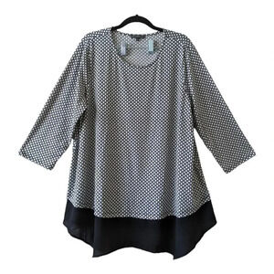 Adrianna Papell Size 2X Tunic Top Hanky Hem Black Stretchy 3/4 Sleeve Blouse.